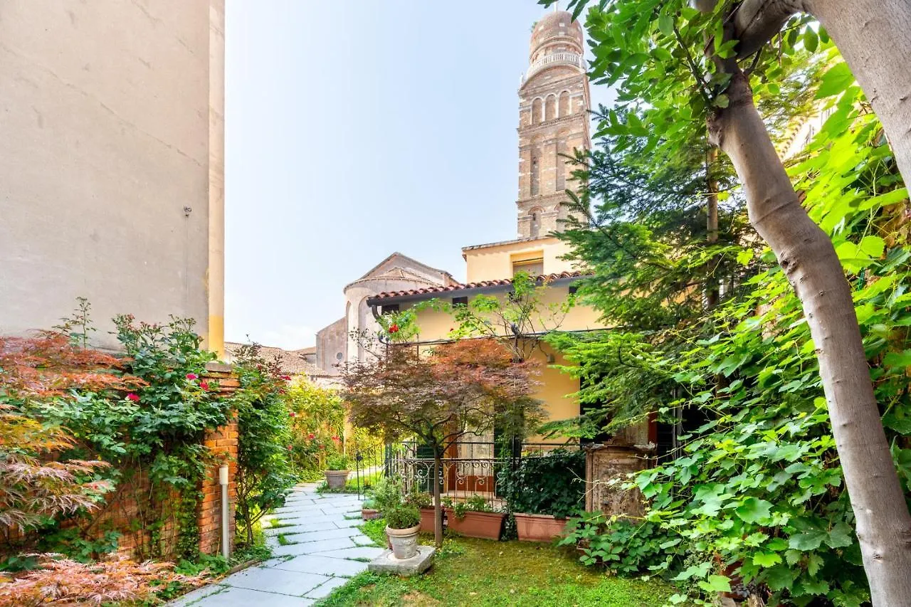 Апартаменты Al Campanile Madonna Dell'Orto Венеция 0*,  Италия
